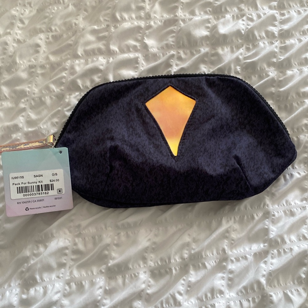 Ivivva Lululemon travel cosmetic makeup bag cosmetic toiletry bag new with tags